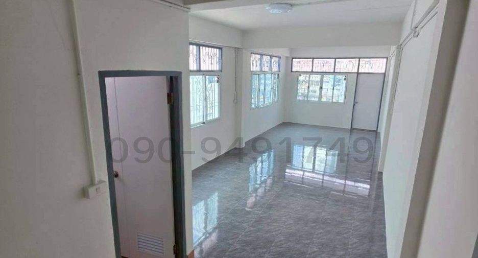 For rent 6 bedrooms retail Space in Bang Khen, Bangkok
