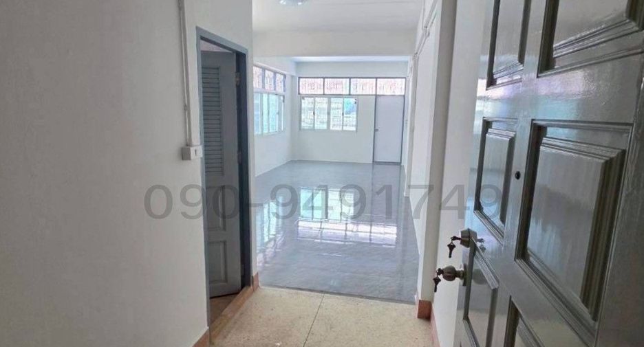 For rent 6 bedrooms retail Space in Bang Khen, Bangkok
