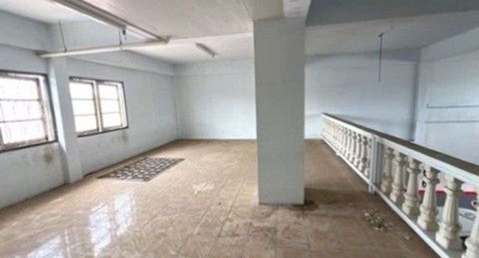 À vendre 1 chambre local commercial à Mueang Buriram, Buriram
