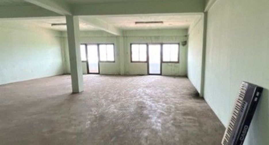 À vendre 1 chambre local commercial à Mueang Buriram, Buriram