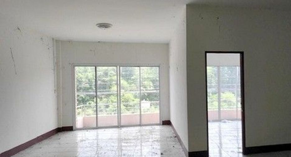 À vendre 1 chambre local commercial à Mueang Buriram, Buriram