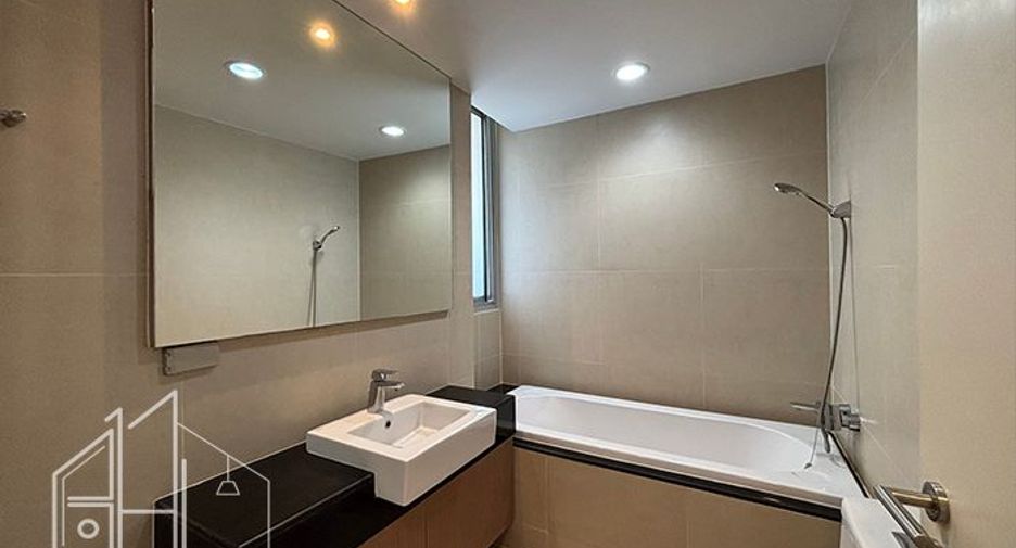 For rent 2 bedrooms apartment in Khlong Toei, Bangkok