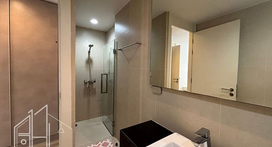 For rent 2 bedrooms apartment in Khlong Toei, Bangkok