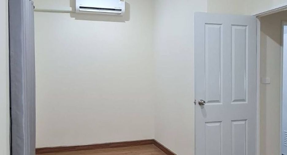 For rent 2 bedrooms townhouse in Mueang Chiang Mai, Chiang Mai