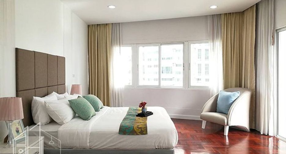 For rent 3 bedrooms condo in Khlong Toei, Bangkok