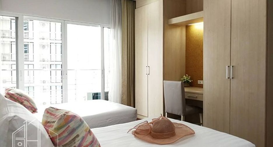 For rent 3 bedrooms condo in Khlong Toei, Bangkok