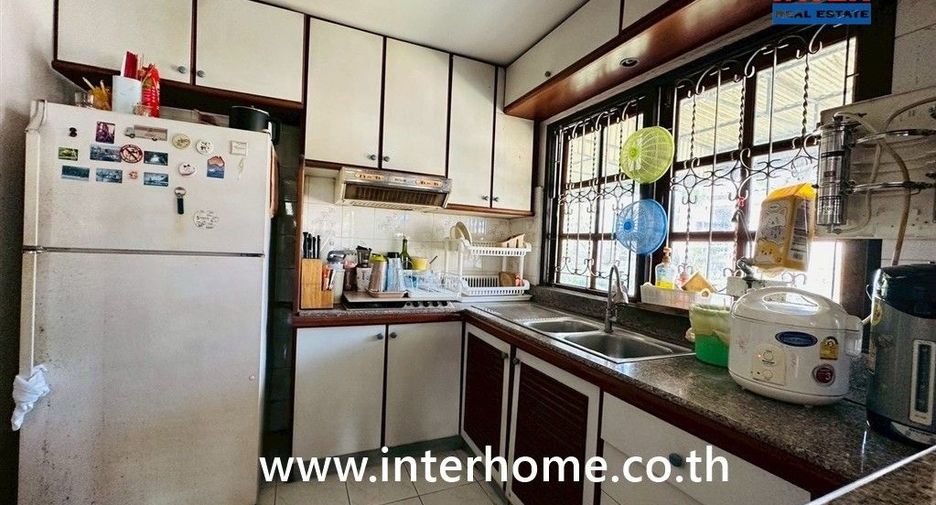 For sale 3 bedrooms house in Mueang Samut Prakan, Samut Prakan