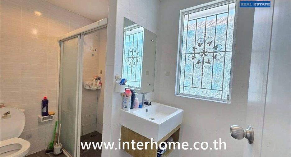Reihenhaus zum Kauf mit 3 Zimmer in Bang Phli, Samut Prakan