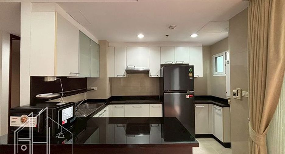 For rent 2 bedrooms apartment in Khlong Toei, Bangkok