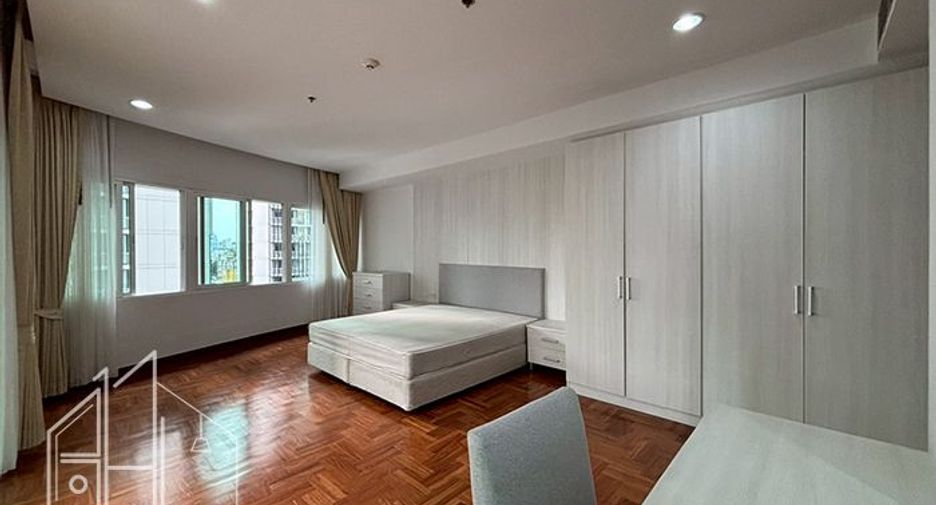 For rent 2 bedrooms apartment in Khlong Toei, Bangkok
