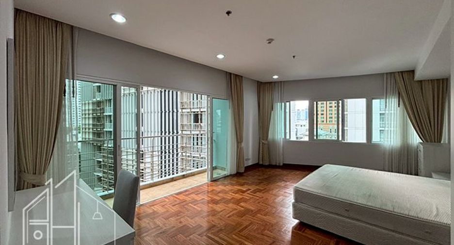 For rent 2 bedrooms apartment in Khlong Toei, Bangkok