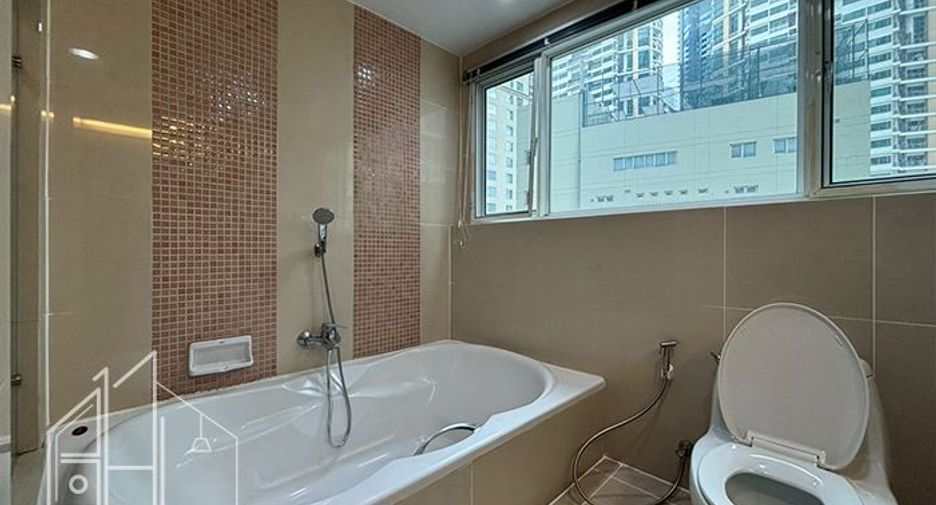 For rent 2 bedrooms apartment in Khlong Toei, Bangkok