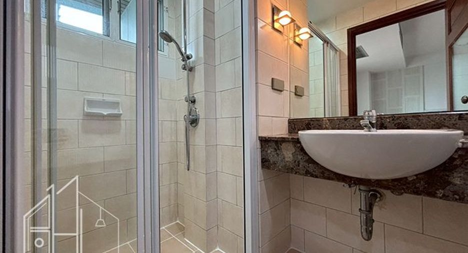 For rent 2 bedrooms apartment in Khlong Toei, Bangkok