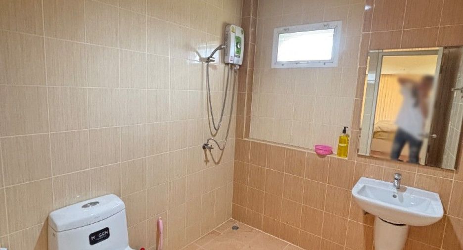 For sale 4 bedrooms house in Nong Chok, Bangkok