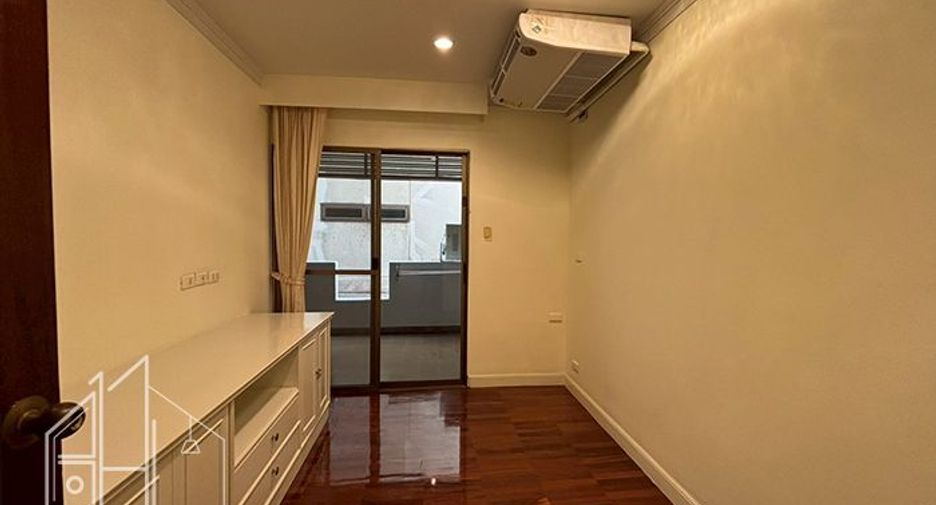 Wohnung zur Miete mit 3 Zimmer in Watthana, Bangkok