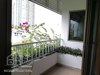 For rent 3 bedrooms apartment in Watthana, Bangkok