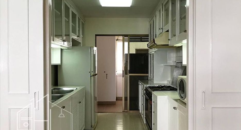 Apartment zur Miete mit 3 Zimmer in Watthana, Bangkok