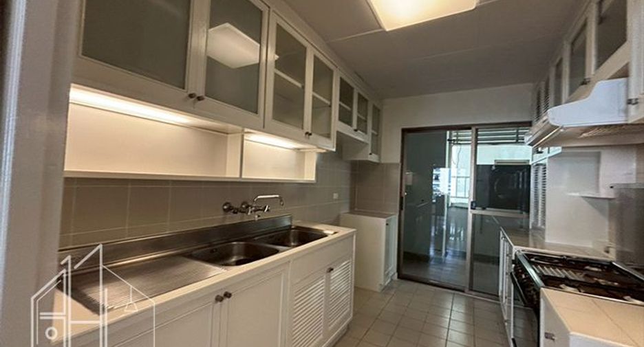 Wohnung zur Miete mit 3 Zimmer in Watthana, Bangkok