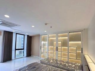 For rent 3 bedrooms condo in Sathon, Bangkok