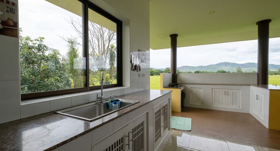 For sale 4 bedrooms house in Doi Saket, Chiang Mai