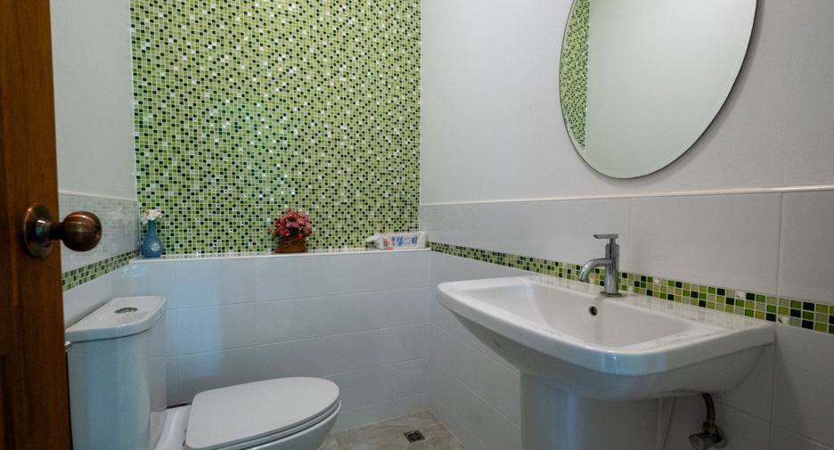 For sale 4 bedrooms house in Doi Saket, Chiang Mai