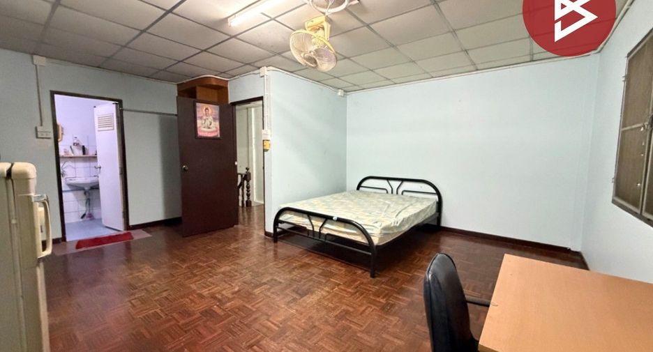 For sale 6 bedrooms house in Lat Phrao, Bangkok