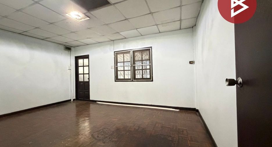 For sale 6 bedrooms house in Lat Phrao, Bangkok