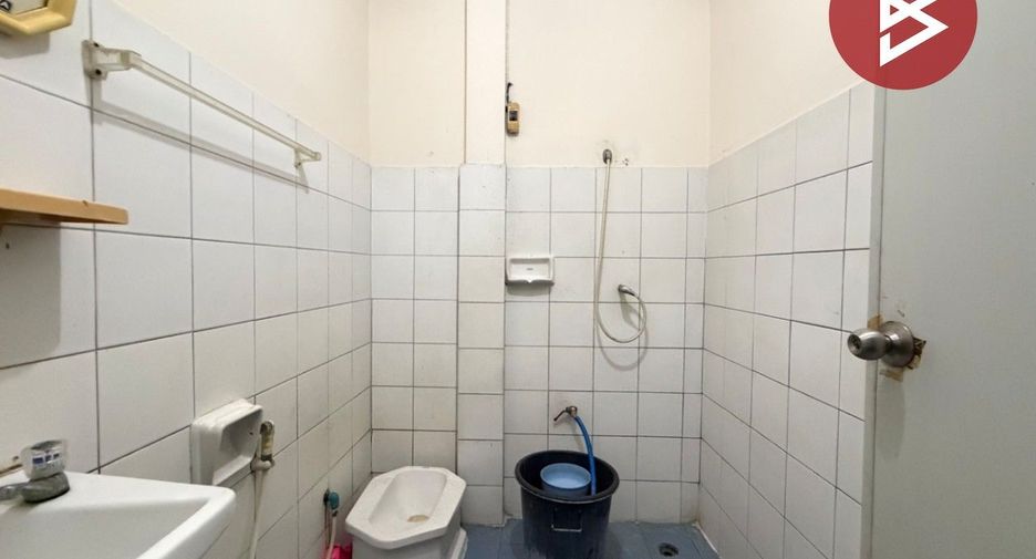 For sale 6 bedrooms house in Lat Phrao, Bangkok