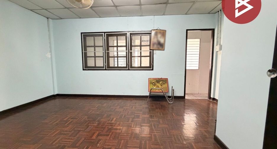 For sale 6 bedrooms house in Lat Phrao, Bangkok
