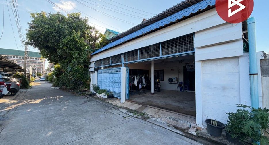 For sale 6 bedrooms house in Lat Phrao, Bangkok