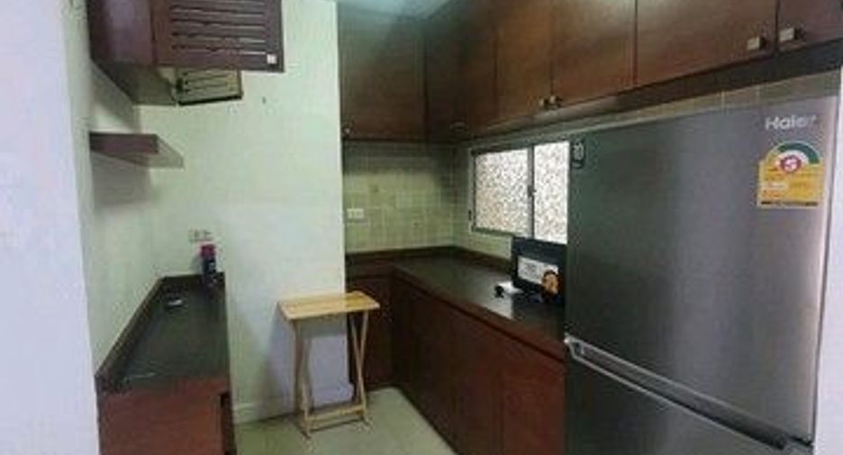 Casa en alquiler de 3 habitaciones en Phasi Charoen, Bangkok