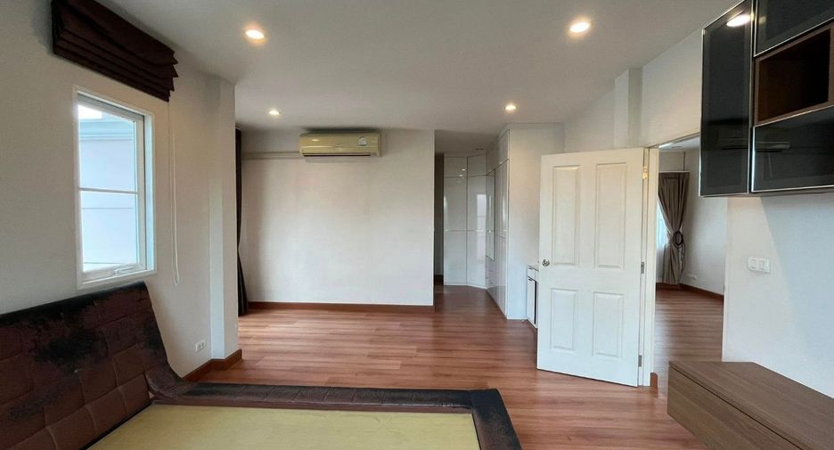 Haus zur Miete mit 3 Zimmer in Phasi Charoen, Bangkok