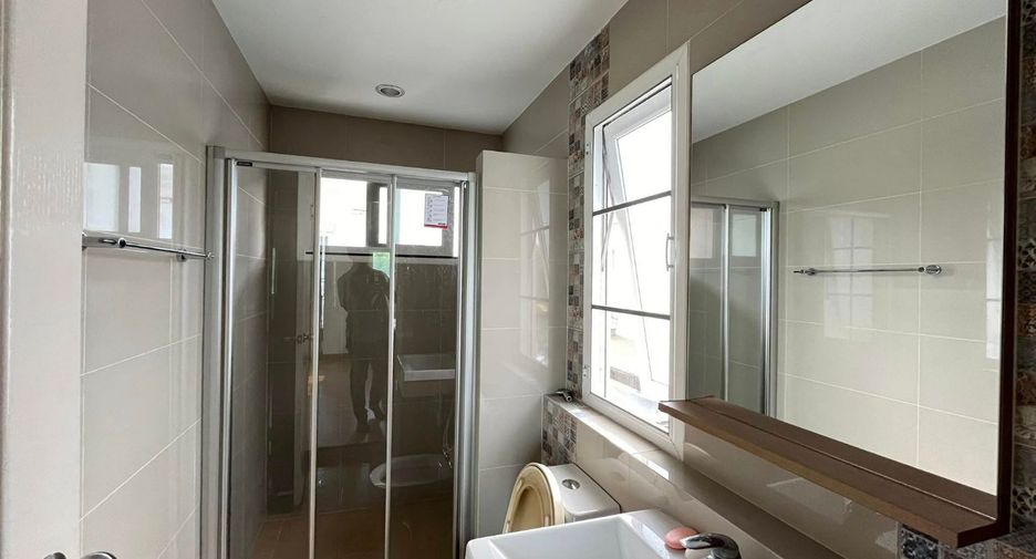 Haus zur Miete mit 3 Zimmer in Phasi Charoen, Bangkok