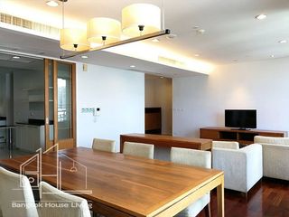 For rent 3 bedrooms apartment in Watthana, Bangkok