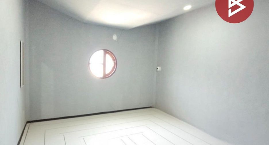 Haus zum Kauf mit 4 Zimmer in Nakhon Chai Si, Nakhon Pathom