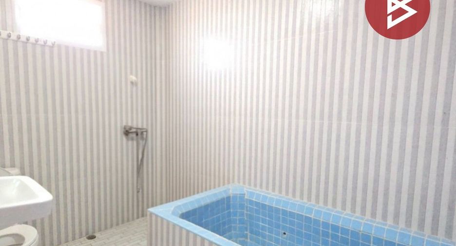 Haus zum Kauf mit 4 Zimmer in Nakhon Chai Si, Nakhon Pathom