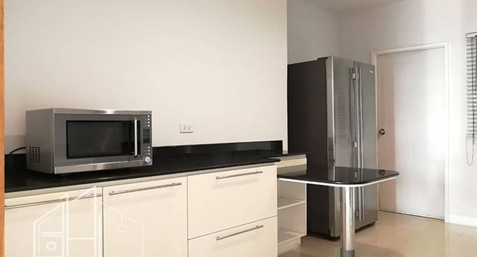 Wohnung zur Miete mit 3 Zimmer in Watthana, Bangkok