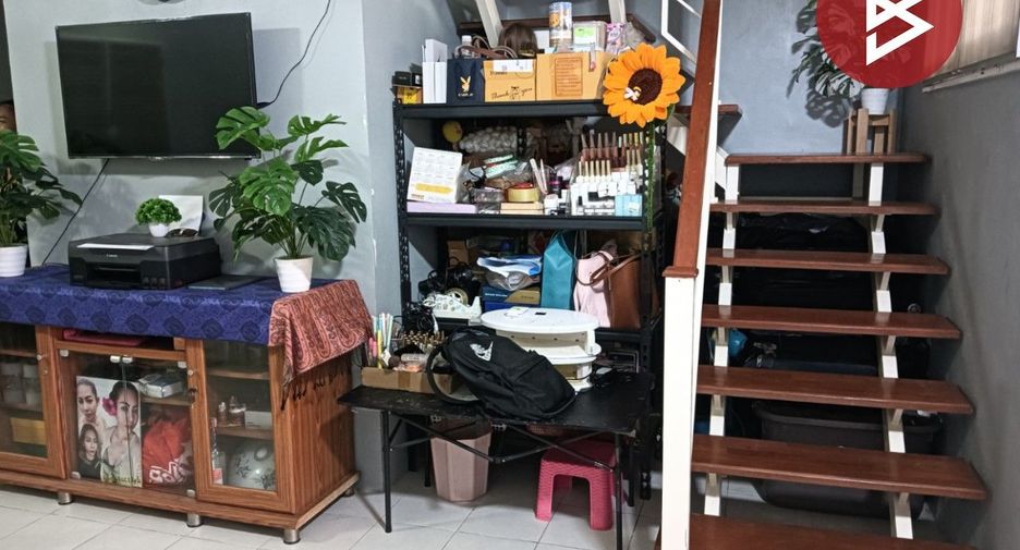 Casa adosada en venta de 3 habitaciones en Mueang Samut Prakan, Samut Prakan