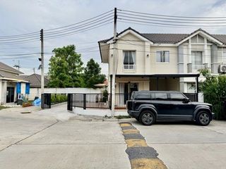 Casa en alquiler de 3 habitaciones en Thanyaburi, Pathum Thani