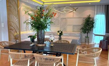 For sale 5 bedrooms house in Mueang Nonthaburi, Nonthaburi