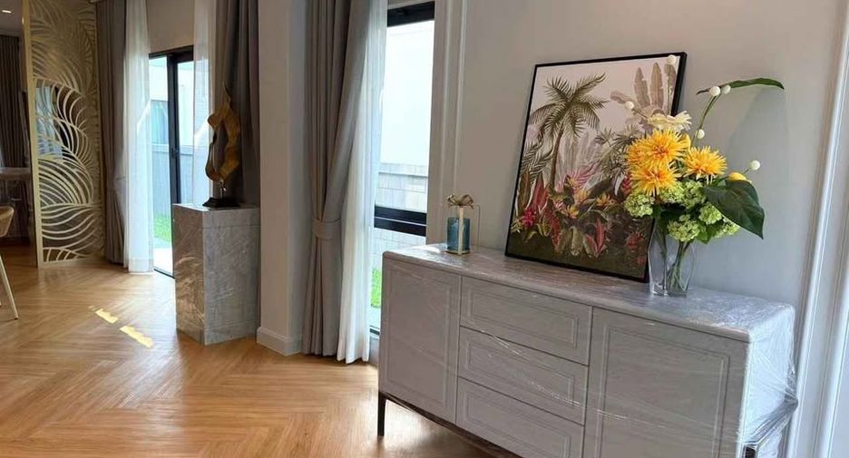 For sale 5 bedrooms house in Mueang Nonthaburi, Nonthaburi