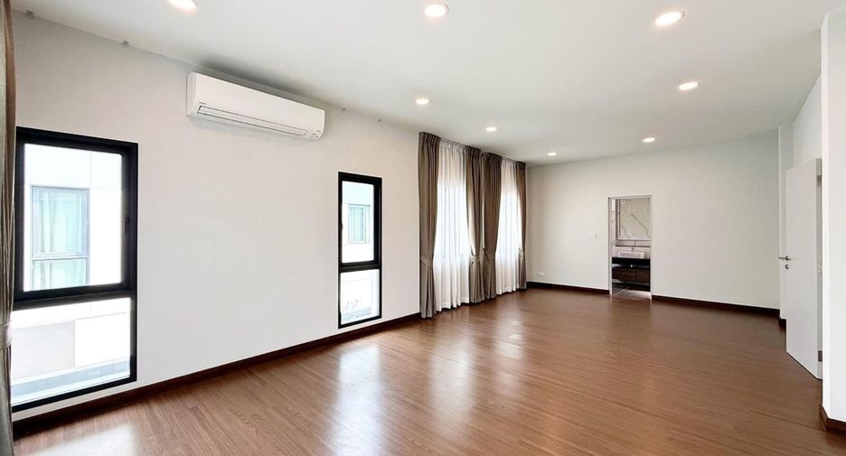 For sale 5 bedrooms house in Mueang Nonthaburi, Nonthaburi