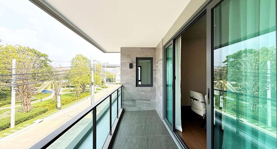 For sale 5 bedrooms house in Mueang Nonthaburi, Nonthaburi