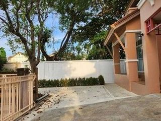 For rent 4 bedrooms house in Bang Khae, Bangkok
