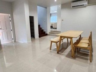 For rent 4 bedrooms house in Bang Khae, Bangkok