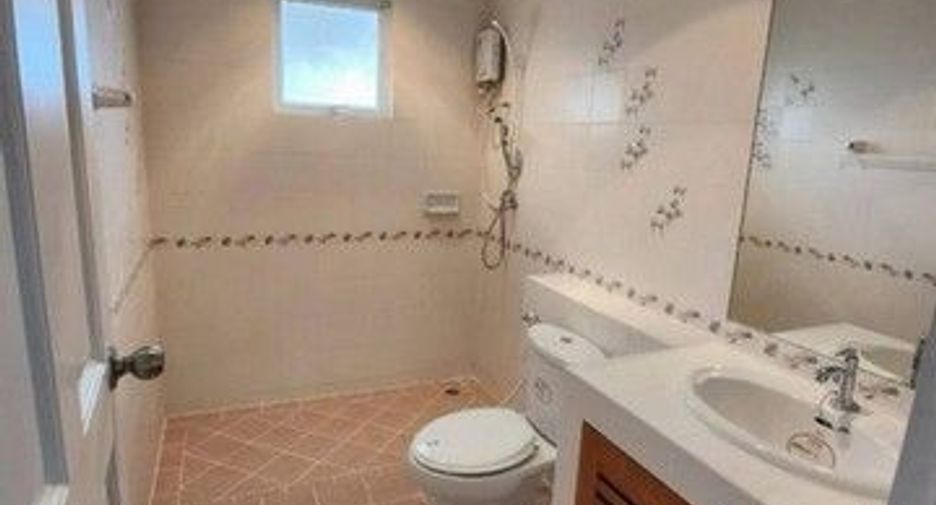Haus zur Miete mit 4 Zimmer in Bang Khae, Bangkok