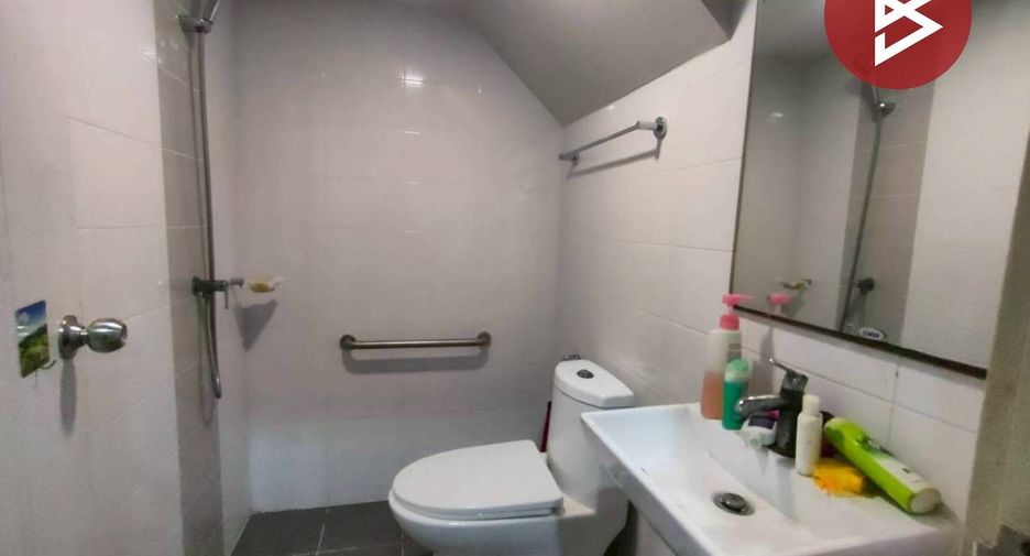 Reihenhaus zum Kauf mit 4 Zimmer in Mueang Chachoengsao, Chachoengsao