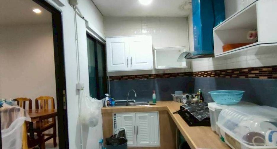 Reihenhaus zum Kauf mit 4 Zimmer in Mueang Chachoengsao, Chachoengsao