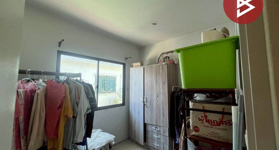 Reihenhaus zum Kauf mit 4 Zimmer in Mueang Chachoengsao, Chachoengsao