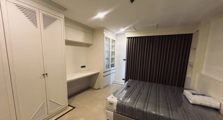 À louer 3 chambres condo à Sathon, Bangkok